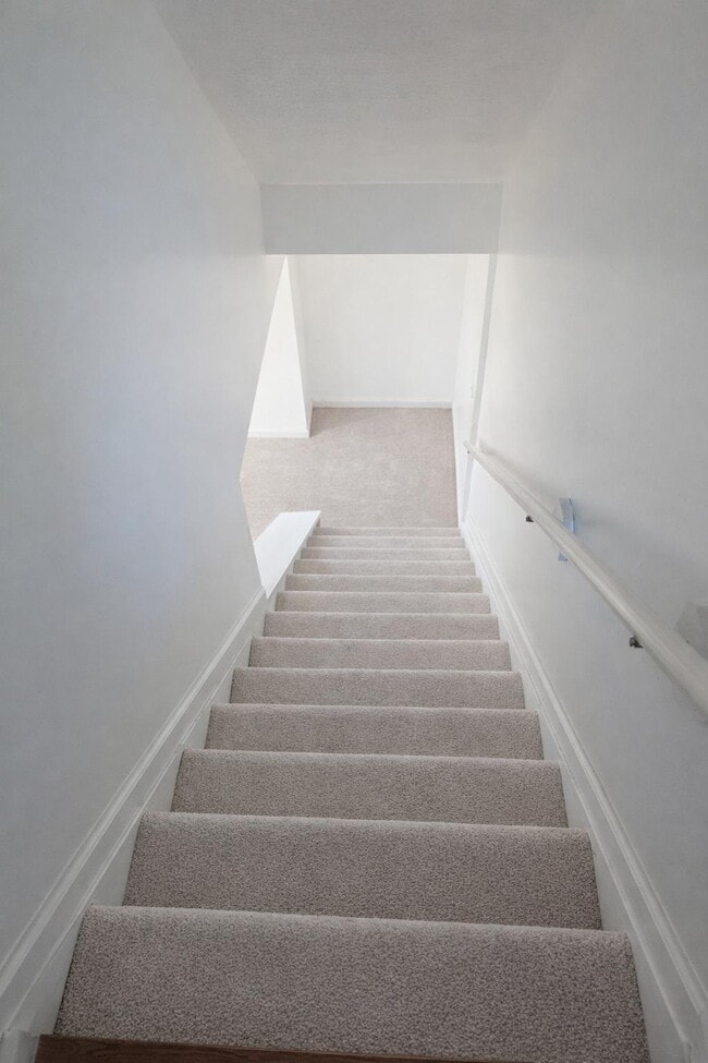 Building Photo - 6645 Queens Park Ave