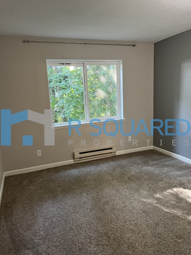 Building Photo - 975 Aberdeen Ave NE