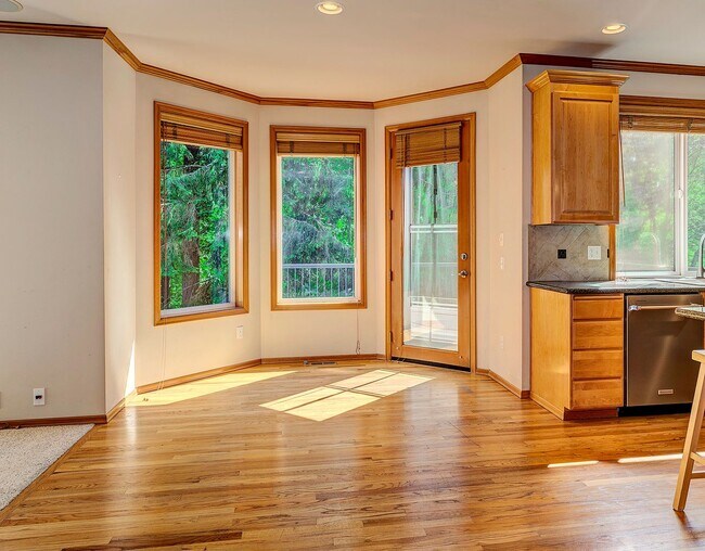 Building Photo - 4 bed 3 bath plus bonus room in Bothell