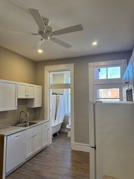 Building Photo - 3123 California Ave