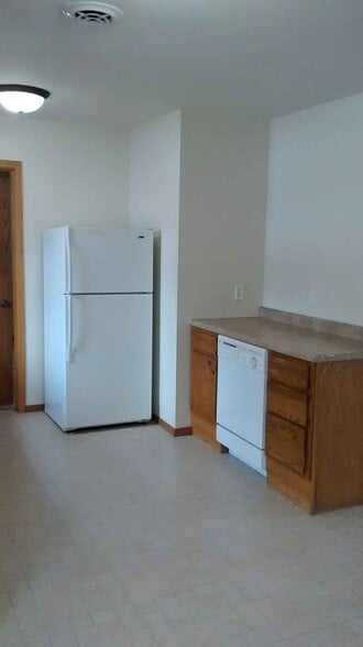 Kitchen - 511 10th St SE
