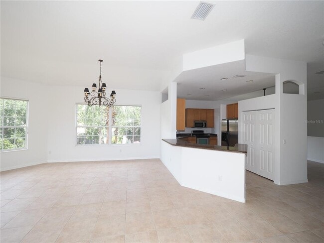 Building Photo - 408 Triano Cir