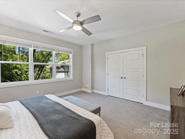 Building Photo - 1615 Chatham Ave