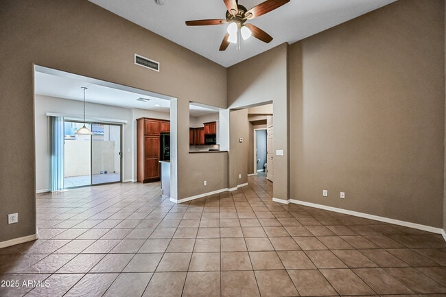 Building Photo - 41708 N Parker Ct