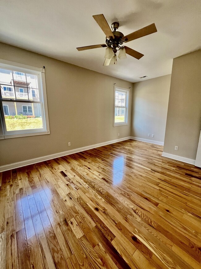 Building Photo - 40 Brownstone Dr