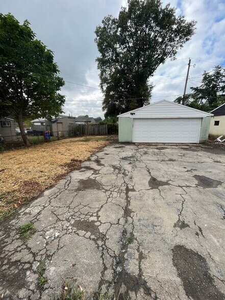 Building Photo - 2091 Penrose Dr