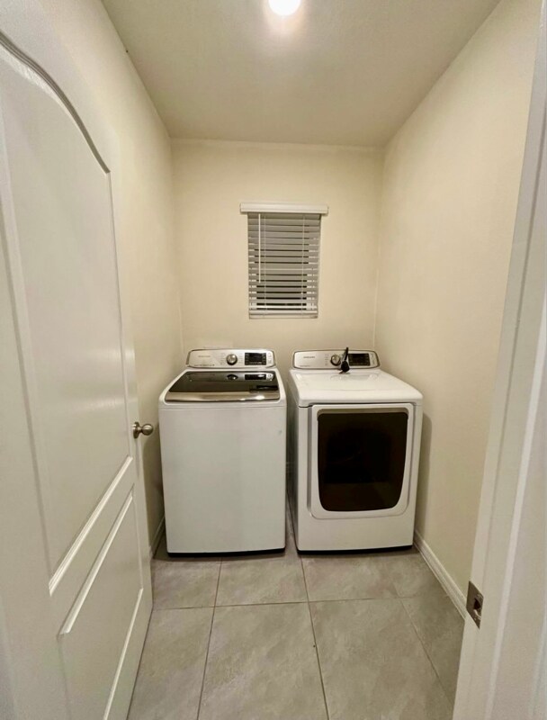 Building Photo - 1763 Post Oak Dr