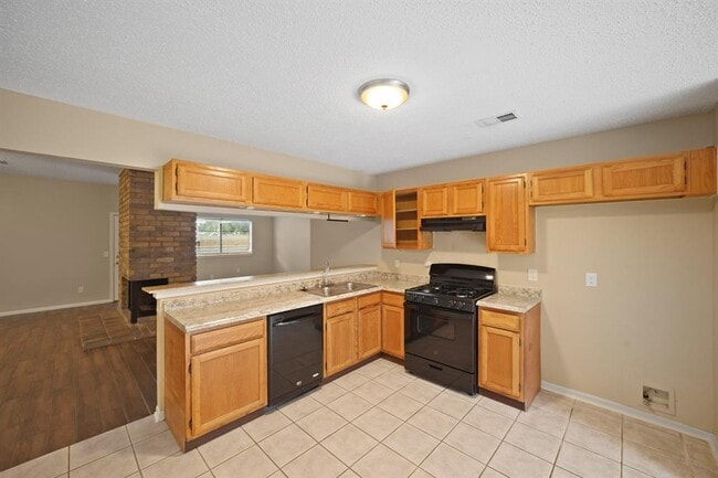 Building Photo - 18206 Brooknoll Dr