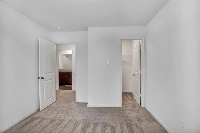 Building Photo - 169 Allington Cir