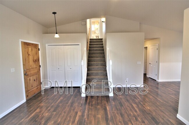 Building Photo - 6480 E Shellbrook Dr