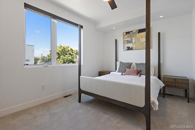 Building Photo - 2929 Lawrence St