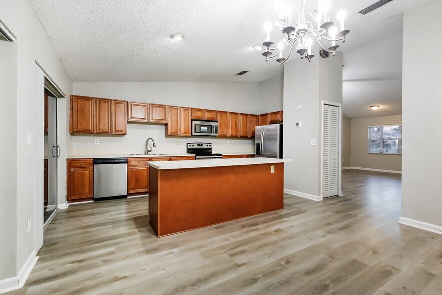 Building Photo - 1739 SW 138th Ave