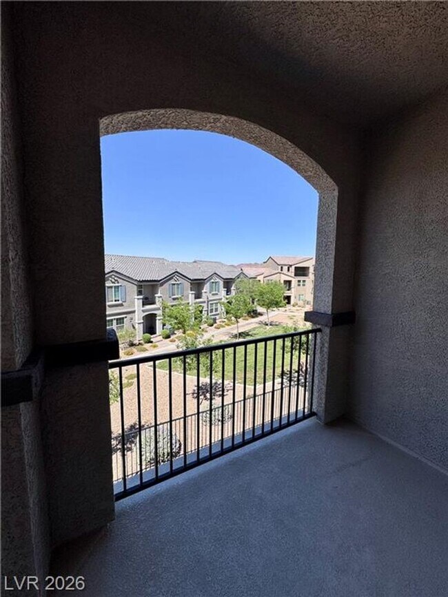 Building Photo - Brand-New Juniper Hills Townhome with 4 Bedrooms, Loft & Dual Balconies