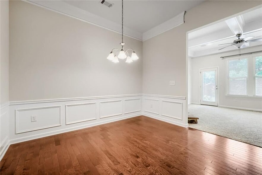 Building Photo - 2444 Norwood Dr SE