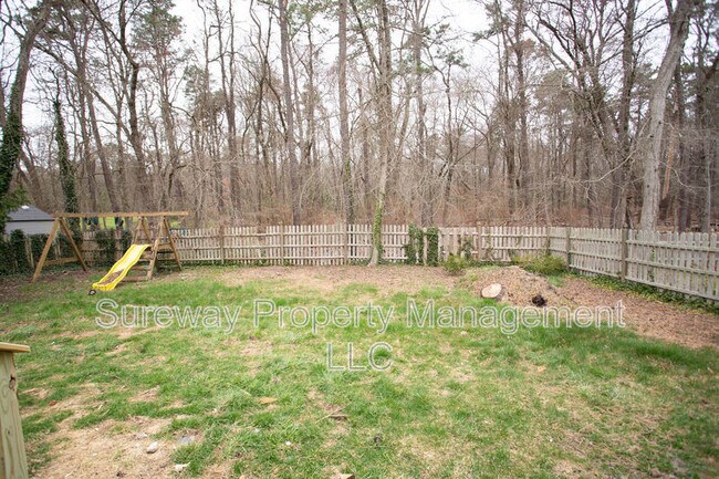 Building Photo - 57 Lady Diana Cir
