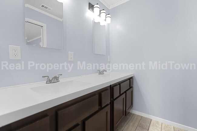 Building Photo - 2207 Roman Ct