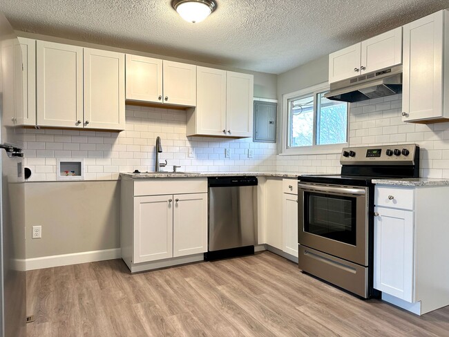 Building Photo - 401 Orangewood Dr