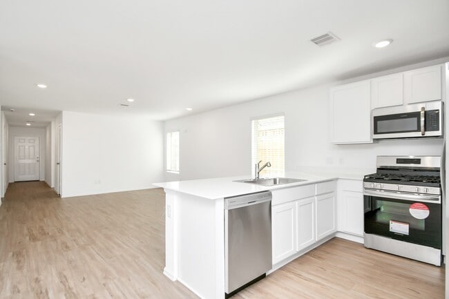 Building Photo - 27010 Breakaway Ln