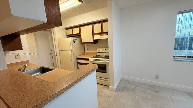 Building Photo - 5612 Rock Island Rd