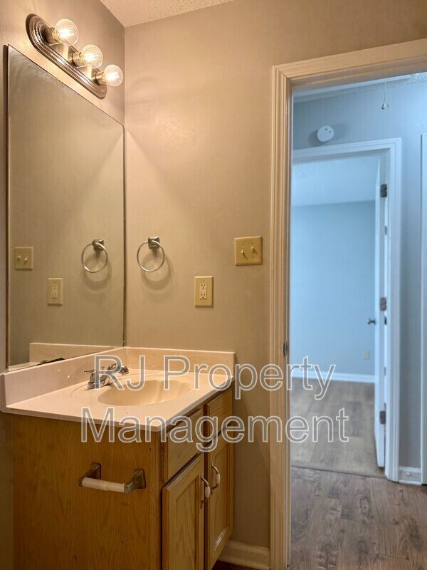 Building Photo - 4369 Pecan Creek Cir S