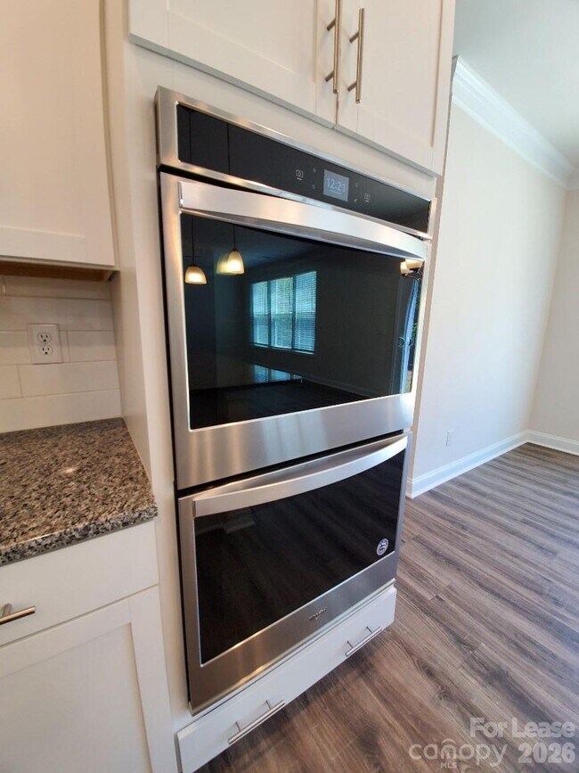 Building Photo - 3013 Lydney Cir