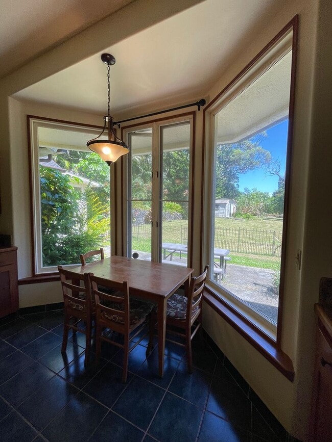 Building Photo - Spacious 4-Bedroom Retreat in Haiku with S...
