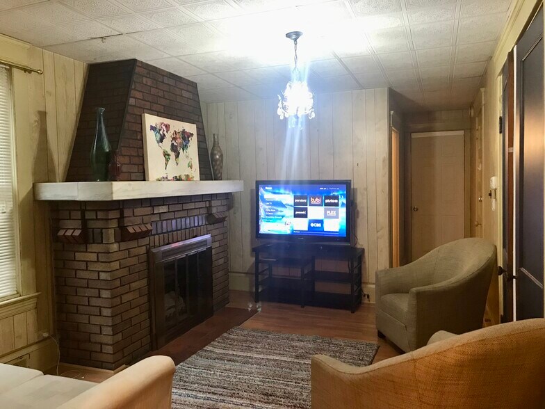 Building Photo - 2127 Prior Ct