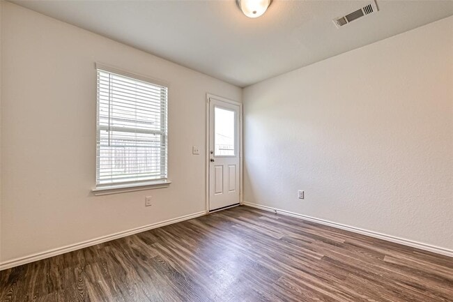 Building Photo - 2614 Lapwing Dr.