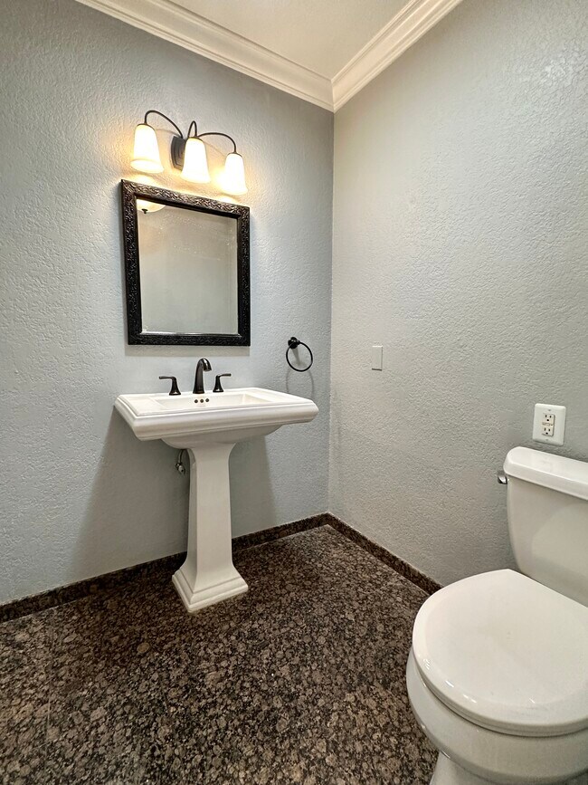 Building Photo - 1624 Havemeyer Ln