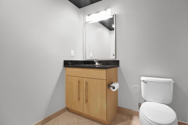 Building Photo - 100 E Gay St