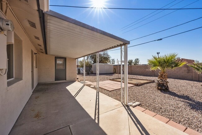 Building Photo - Great Location close to Old Town Scottsdale!