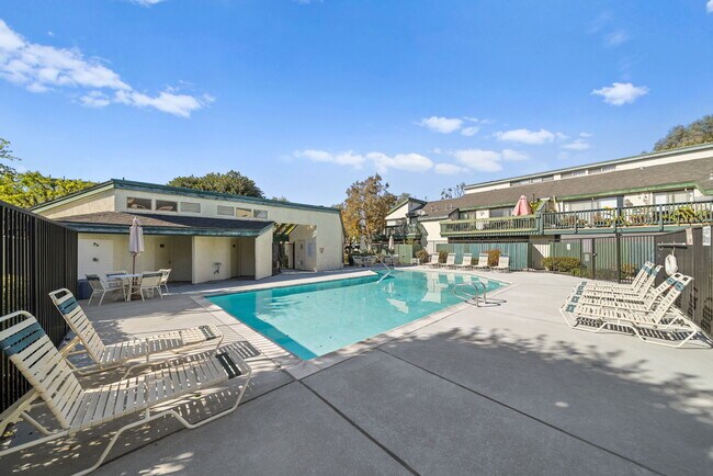 Building Photo - 12841 Forest Dr