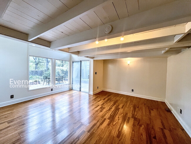 Building Photo - 805 N Coolidge St