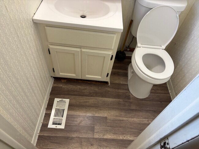 Building Photo - 2538 E 48th St N