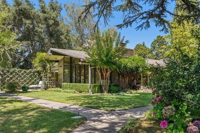 Building Photo - 1819 Zinfandel Ln