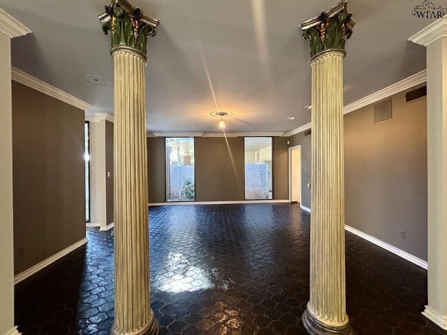 Building Photo - 7 Newcomb Terrace