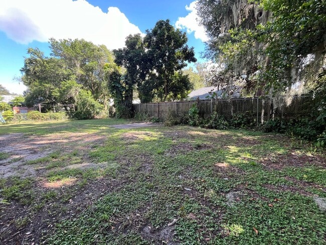 Building Photo - Charming 3 Bed 1 Bath Plant City!!