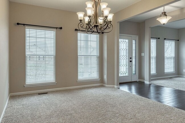 Building Photo - 6016 Blake Thomas Dr