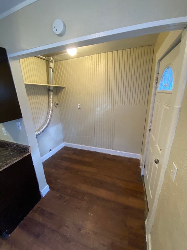 Building Photo - 11705 Mc Gowan Ave