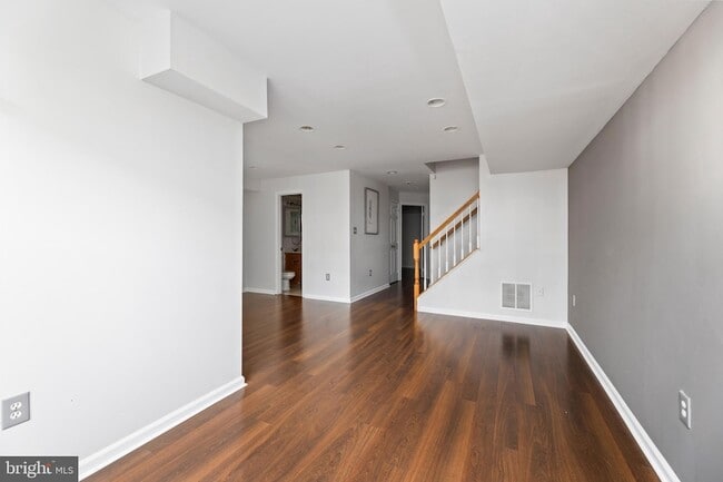 Building Photo - 3343 Cape May Ct