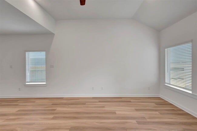 Building Photo - 32510 Lantana Flds Rd