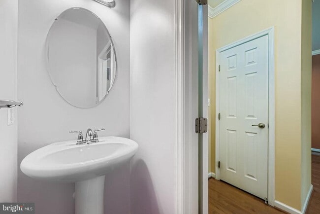 Building Photo - 346 Paladium Ct