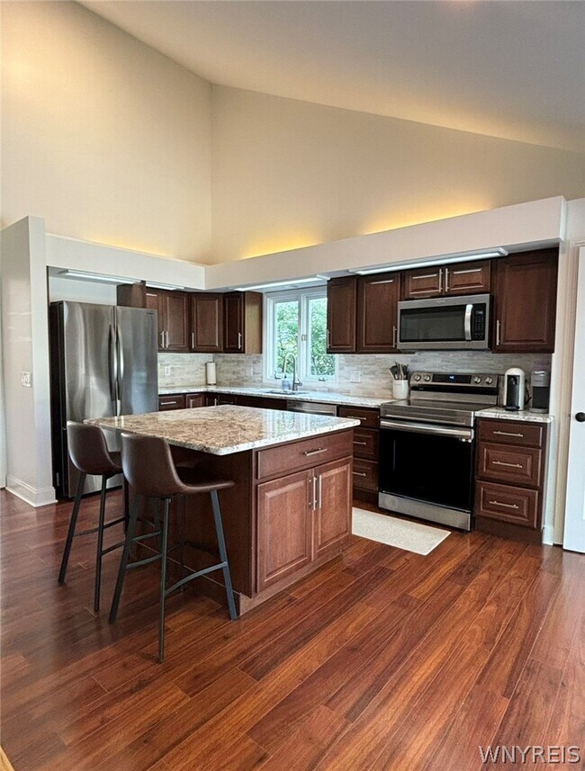 Building Photo - 6035 Whitegate Crossing