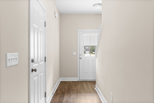 Building Photo - 202 N Stingray Ln