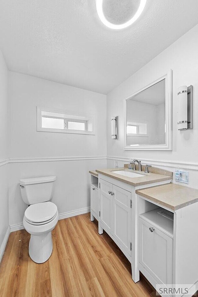 Building Photo - Single Family Home For Rent