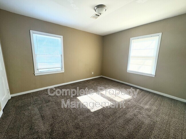 Building Photo - 5604 Ter O