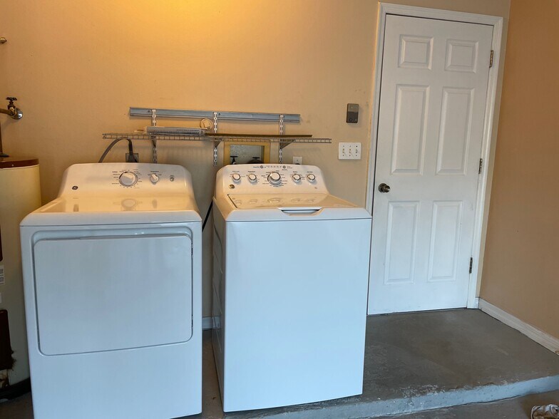 Building Photo - 3124 W Powhatan Ave