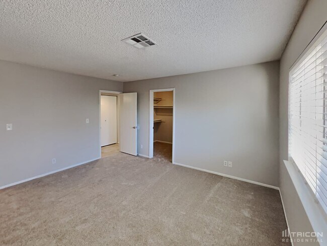 Building Photo - 5848 Goodsprings Ct