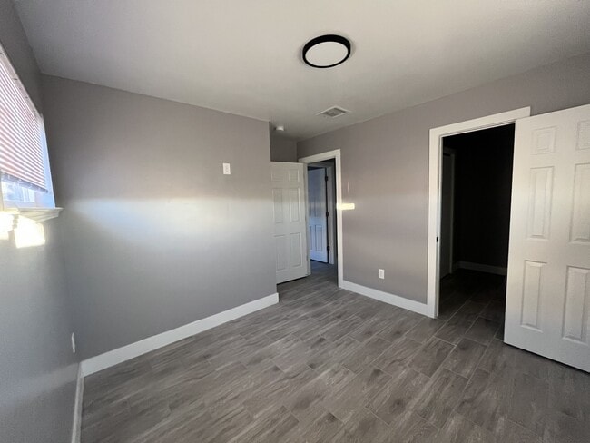 Building Photo - 1017 Wyatt Dr