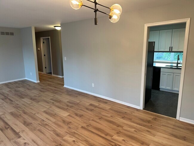 Building Photo - 31120 Hunters Dr